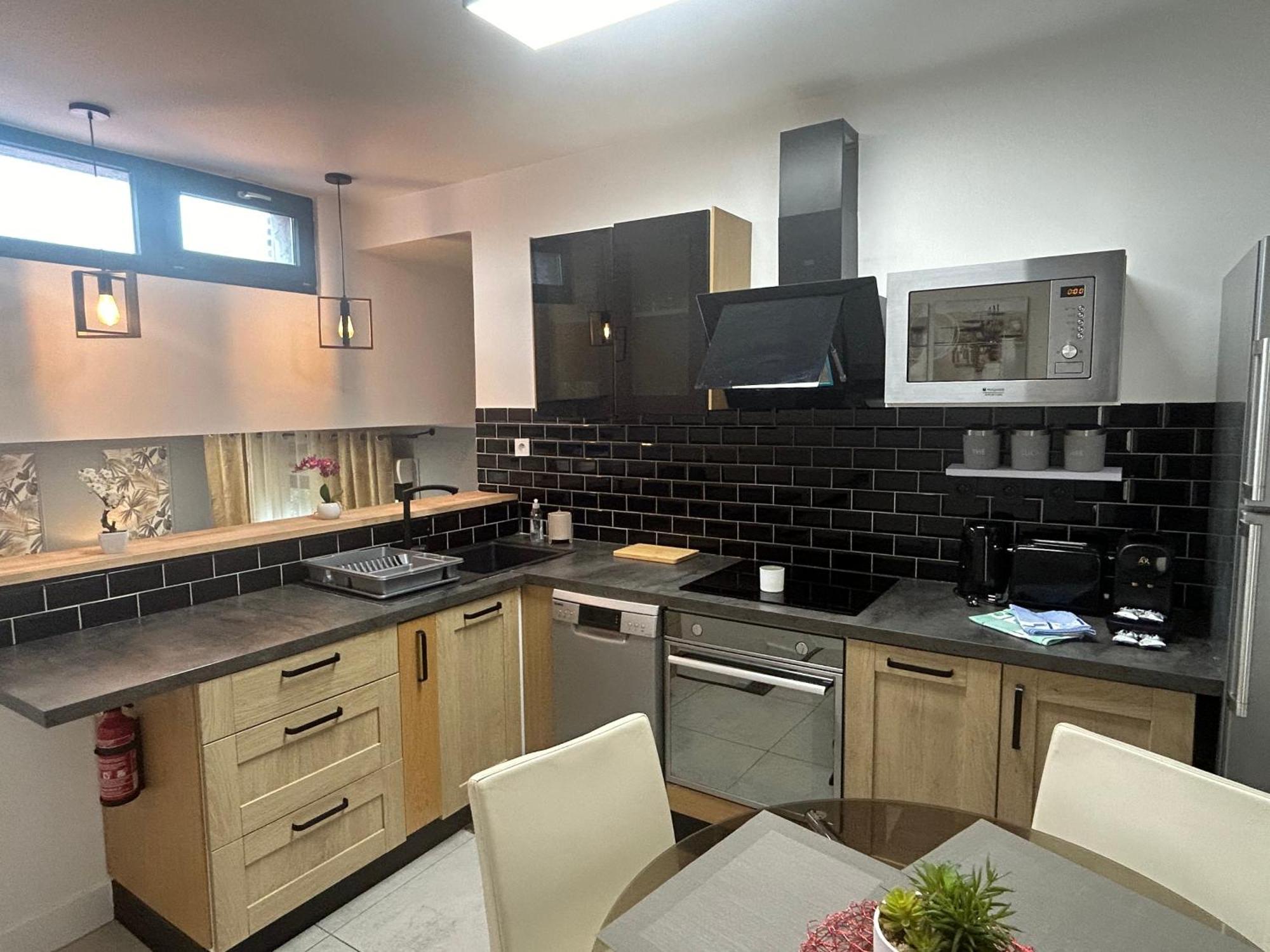 Marvel House - Disneyland 5Min, Private Parking, Terrace มานี-เลอ-องเกรอ ภายนอก รูปภาพ