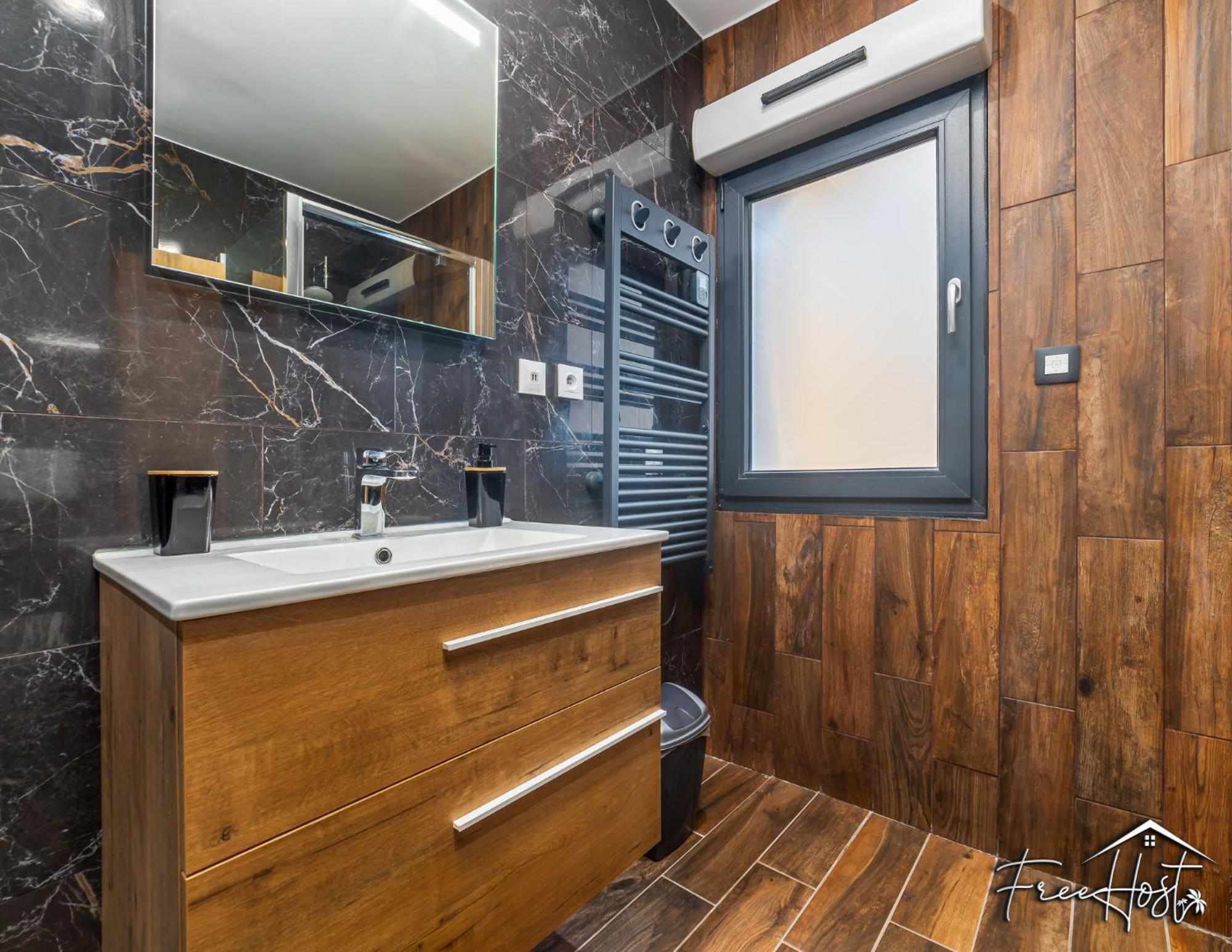 Marvel House - Disneyland 5Min, Private Parking, Terrace มานี-เลอ-องเกรอ ภายนอก รูปภาพ